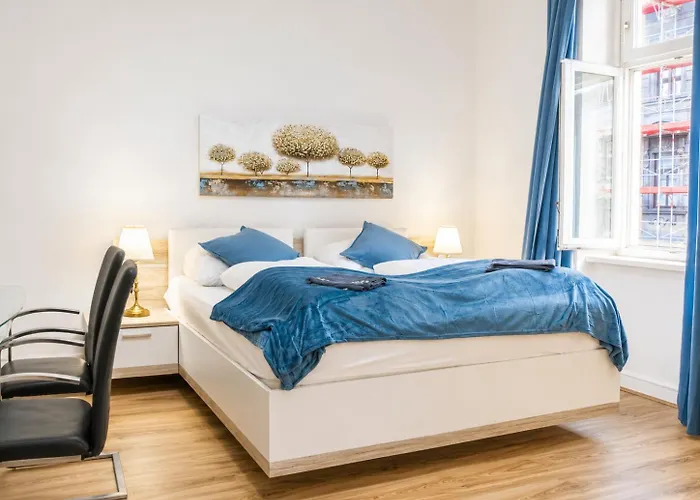 Near Westbahnhof Area - Cozy 2-bedroom With Wifi & Tv Vienna